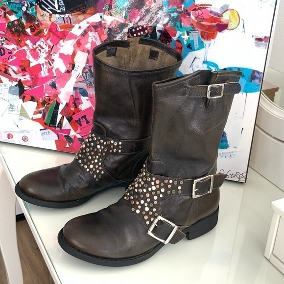 Giove Shoes - Giove Leather Studded Ankle Boot